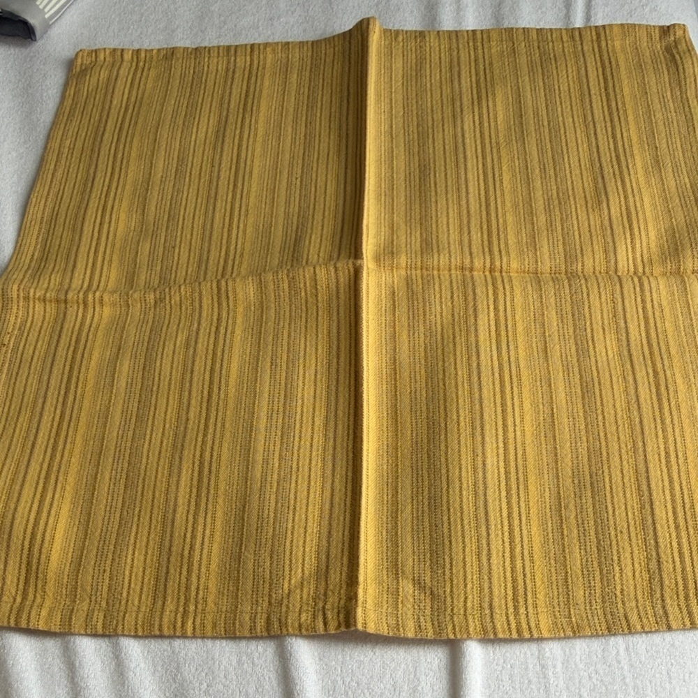 🔥4/$20 Striped Yellow Napkins - Picture 3 of 4